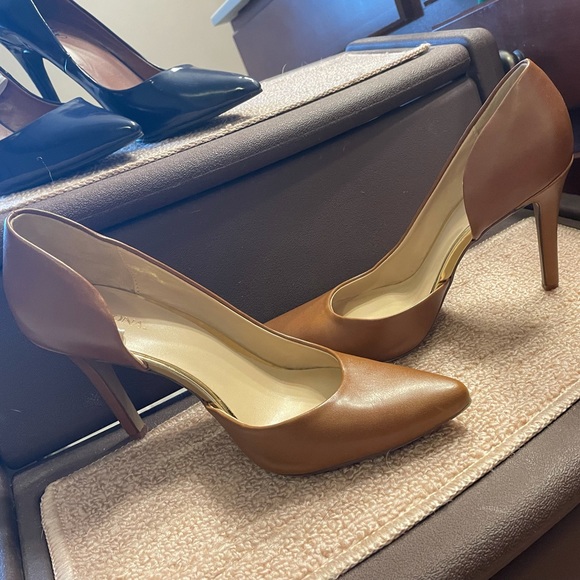 Heels size 8 - Picture 1 of 8